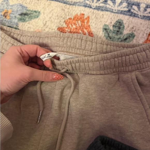 Abercrombie Barrel Leg Sweatpants - Picture 3 of 3